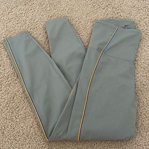 Nike Yoga Dry Fit Leggings
